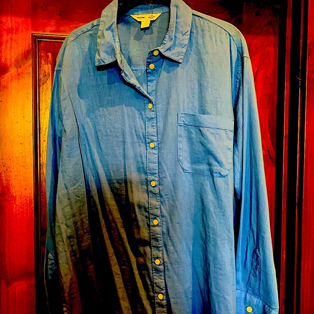 Old Navy cotton/viscose spring/summer weight button down size L